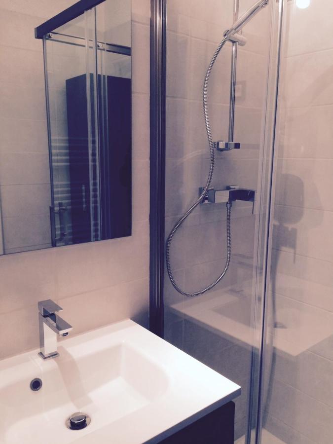 Appartement 2 pieces, renove, 2 piscines+tennis, mer, climatisation Antibes Esterno foto