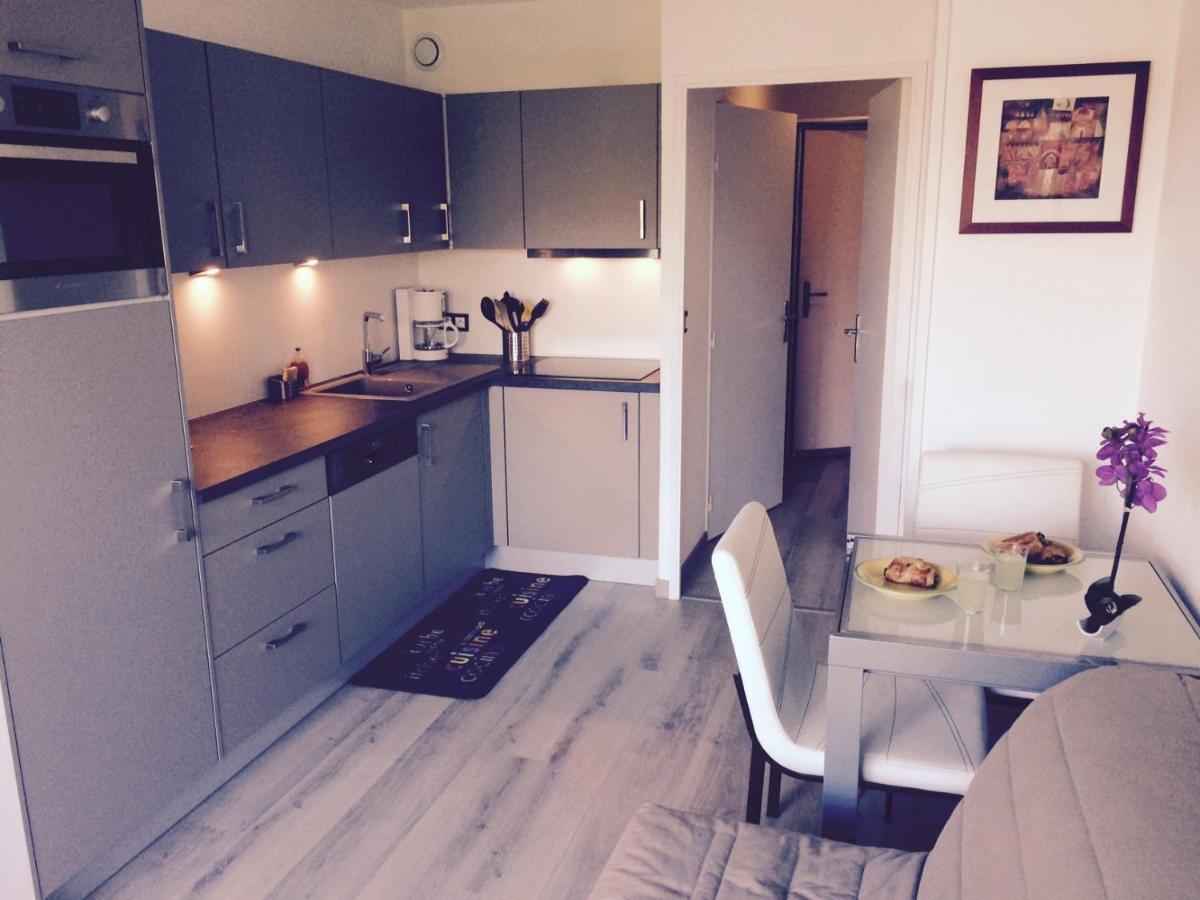 Appartement 2 pieces, renove, 2 piscines+tennis, mer, climatisation Antibes Esterno foto