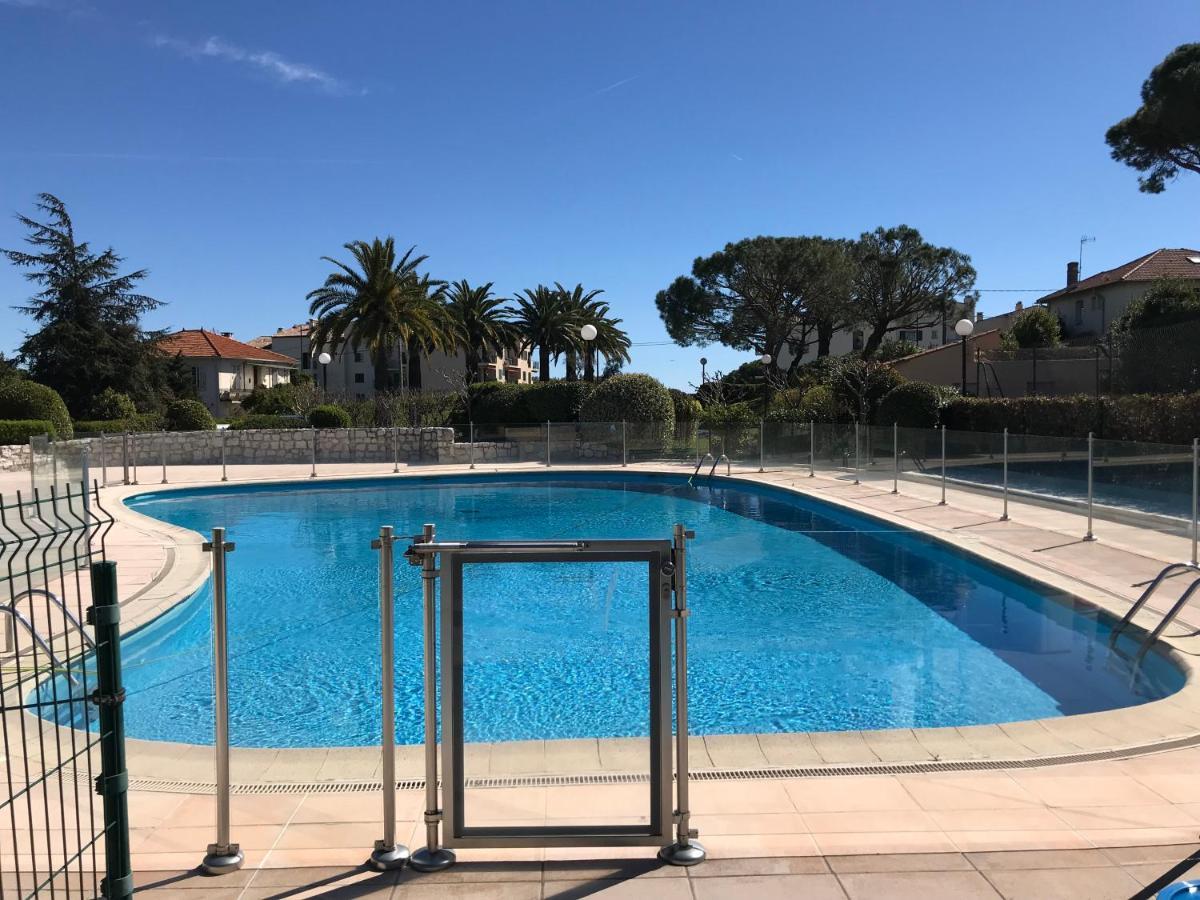 Appartement 2 pieces, renove, 2 piscines+tennis, mer, climatisation Antibes Esterno foto