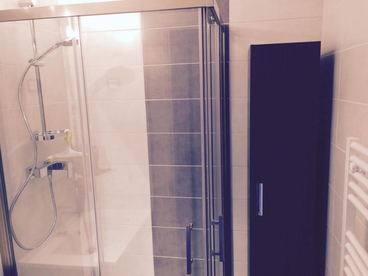 Appartement 2 pieces, renove, 2 piscines+tennis, mer, climatisation Antibes Esterno foto