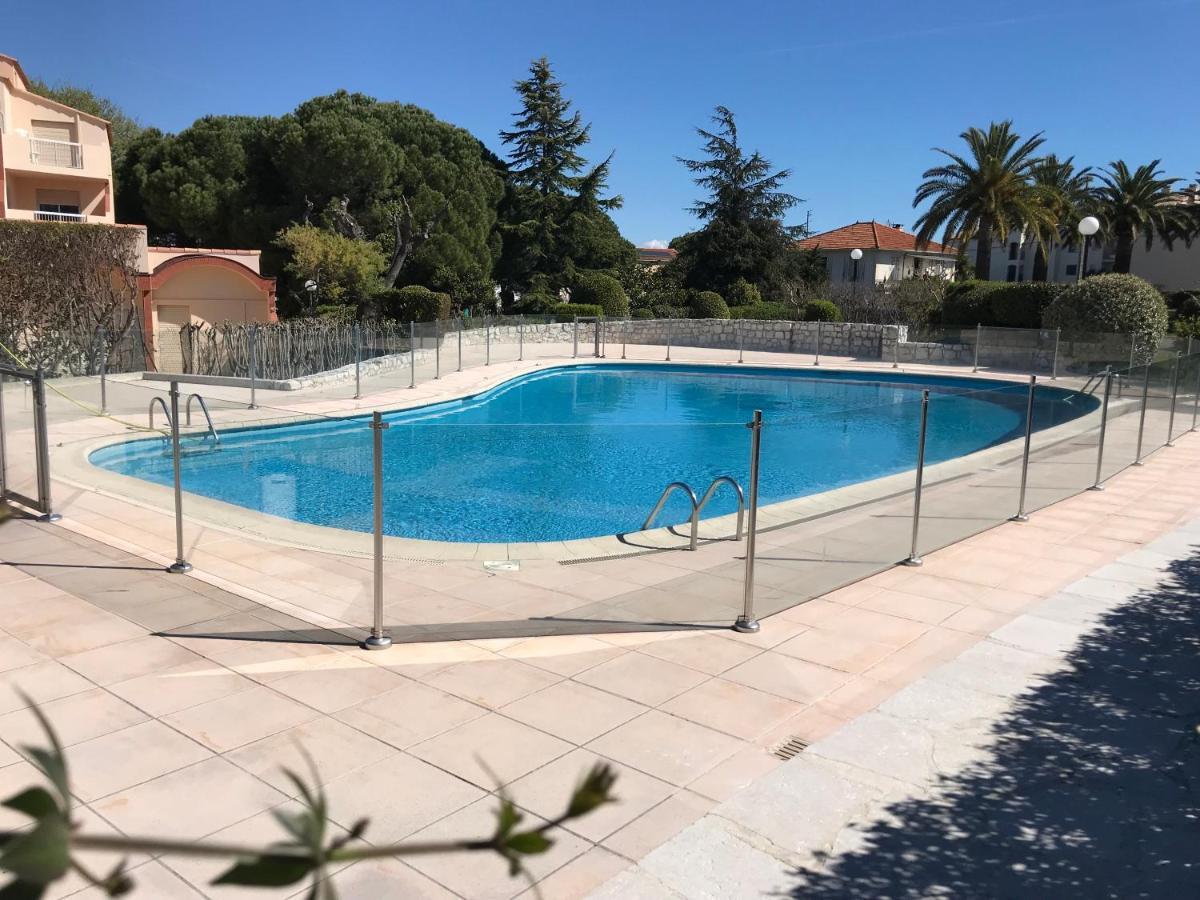 Appartement 2 pieces, renove, 2 piscines+tennis, mer, climatisation Antibes Esterno foto