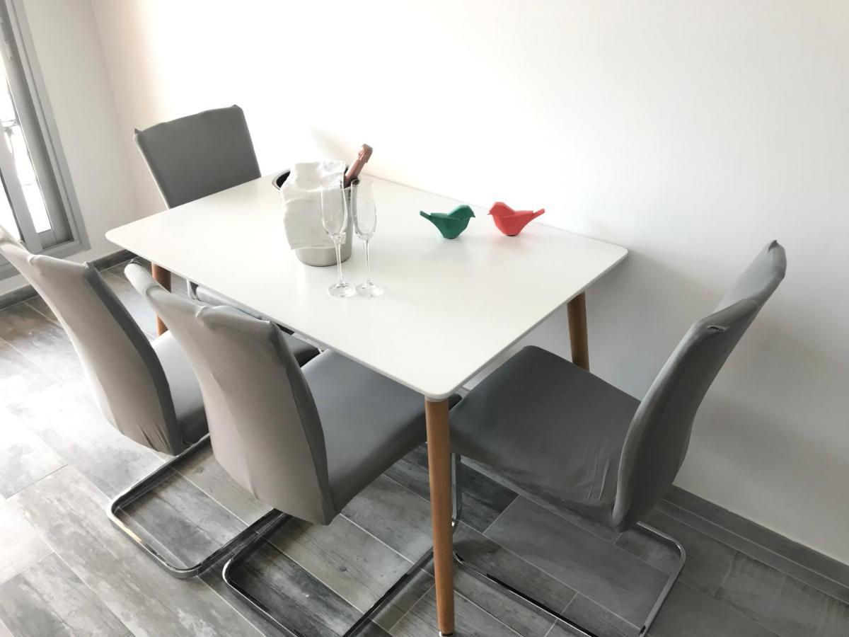 Appartement 2 pieces, renove, 2 piscines+tennis, mer, climatisation Antibes Esterno foto