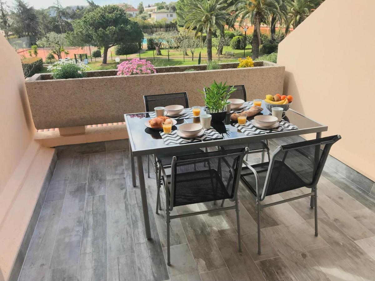 Appartement 2 pieces, renove, 2 piscines+tennis, mer, climatisation Antibes Esterno foto