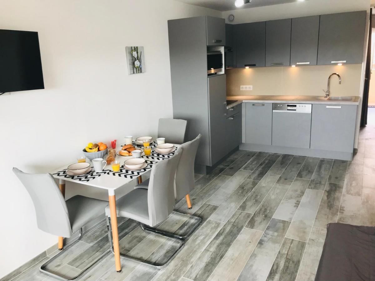 Appartement 2 pieces, renove, 2 piscines+tennis, mer, climatisation Antibes Esterno foto