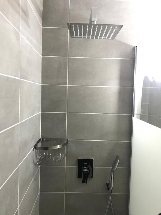 Appartement 2 pieces, renove, 2 piscines+tennis, mer, climatisation Antibes Esterno foto