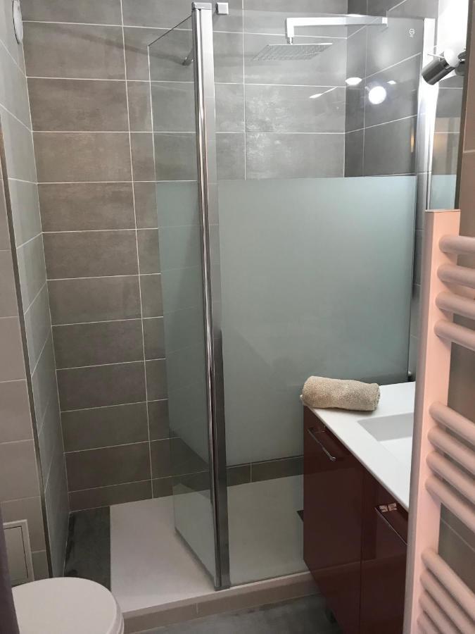 Appartement 2 pieces, renove, 2 piscines+tennis, mer, climatisation Antibes Esterno foto